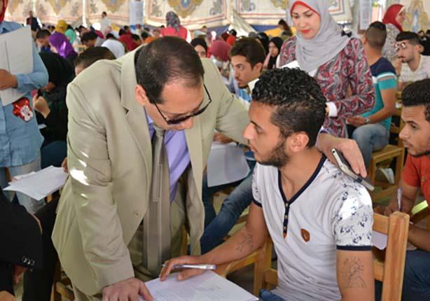 رئيس جامعة بورسعيد يتفقد لجان الامتحانات (1)                                                                                                                                                            