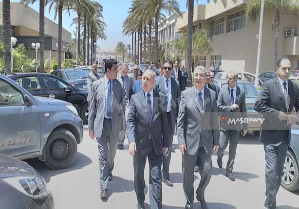 وزير الكهرباء يتفقد مباني الأكاديمية العربية للعلوم (1)                                                                                                                                                 