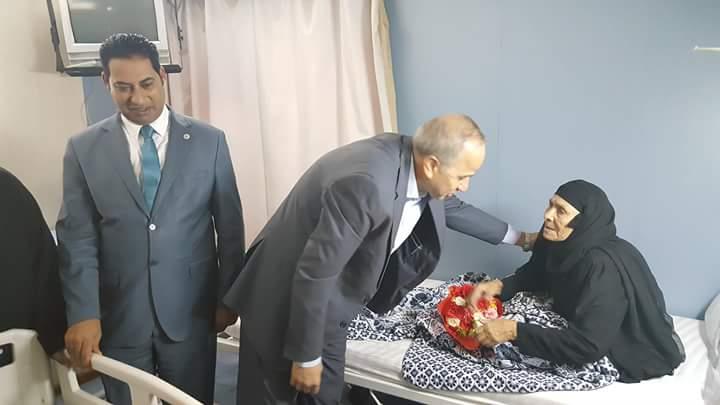 محافظ القليوبية يزور مصابي هجوم المنيا مستشفى معهد ناصر (1)                                                                                                                                             