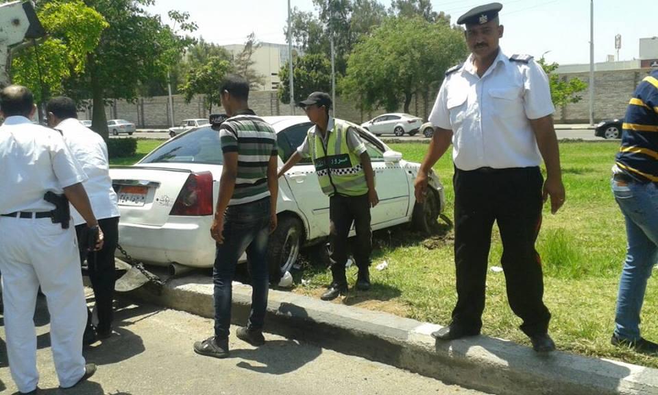 حادث انقلاب سيارة أمام الكلية الحربية (1)                                                                                                                                                               