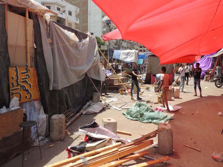 رفع إشغالات الباعة الجائلين من ميدان الأربعين بالسويس                                                                                                                                                   