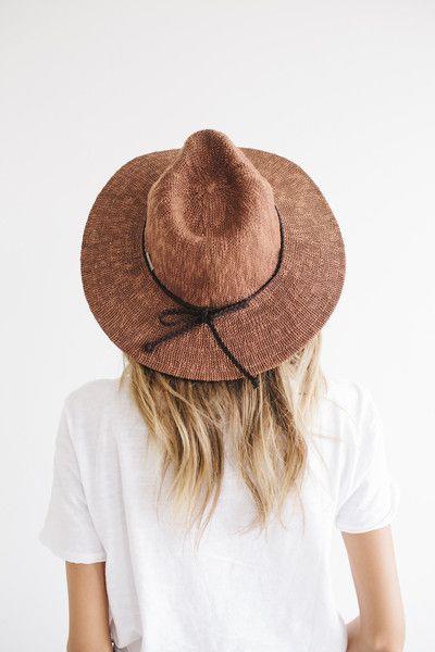 بالصور.. اختاري قبعة الشاطئ لتكتمل أناقتك في إجازة الصيف (1)                                                                                                                                            
