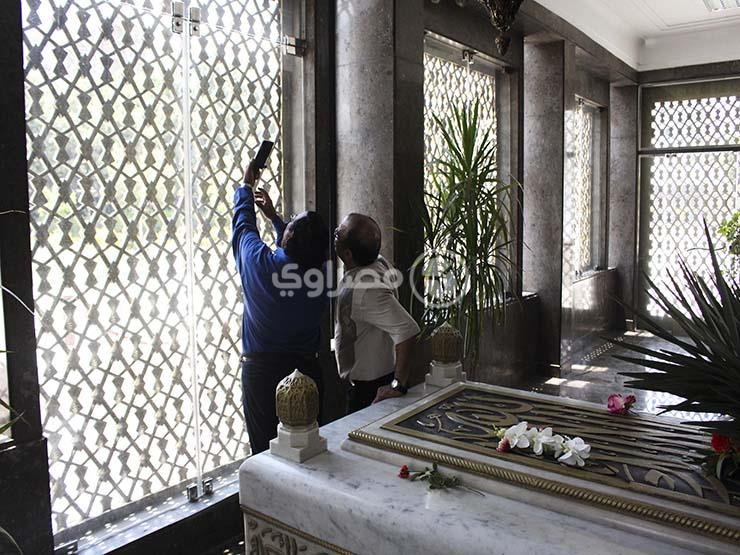 مواطنون يحتشدون أمام ضريح عبدالناصر احتفالًا بذكرى ثورة يوليو (1)                                                                                                                                       