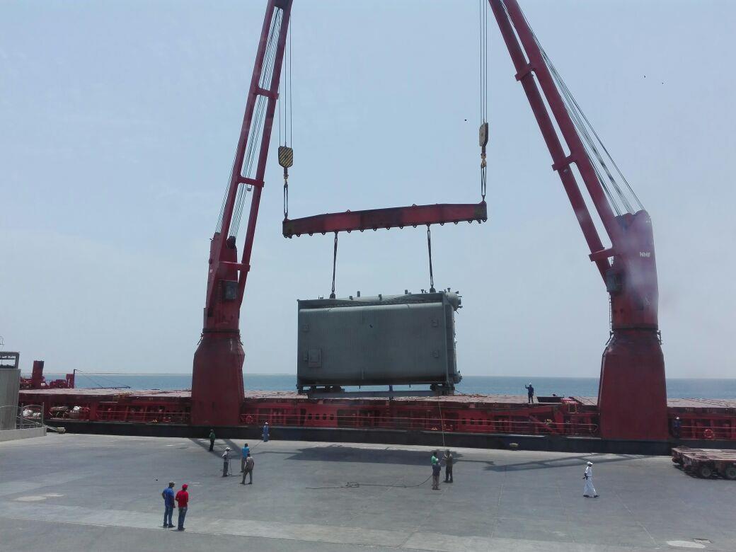 ميناء سفاجا يستقبل 80 طرد معدات (1)                                                                                                                                                                     