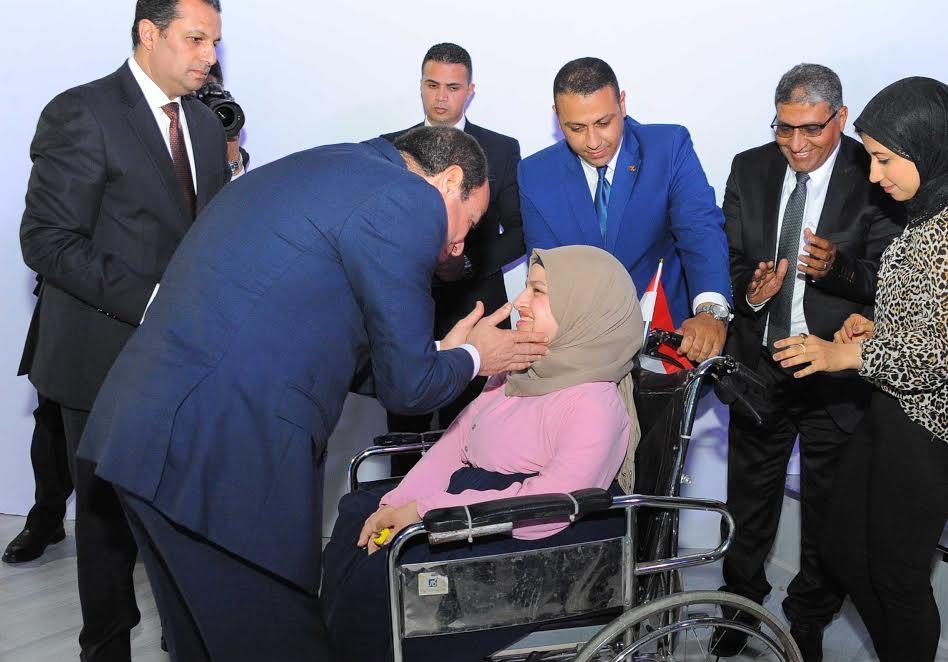 تكريم الرئيس عبد الفتاح السيسي للطالبة آية طه (1)                                                                                                                                                       