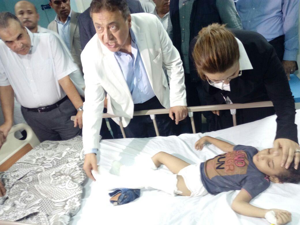 وزير الصحة يزور المصابين بحادث الإسكندرية                                                                                                                                                               