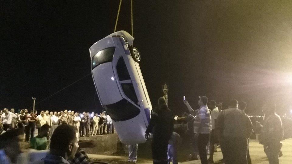 غريق سيارة المجرى الملاحي في بورسعيد (1)                                                                                                                                                                