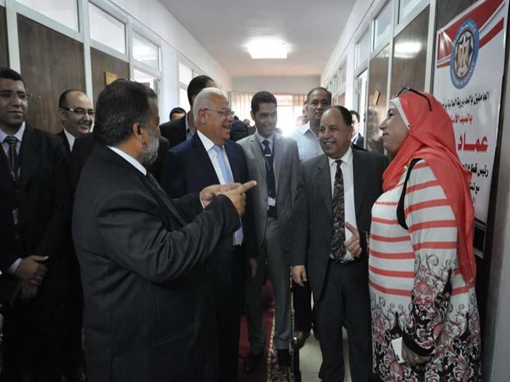 محافظ بورسعيد ونائب وزير المالية يفتتحان مركز التدريب (1)                                                                                                                                               