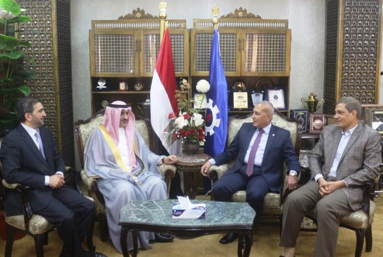 محافظ السويس يستقبل القنصل الجديد للمملكة العربية السعودية                                                                                                                                              