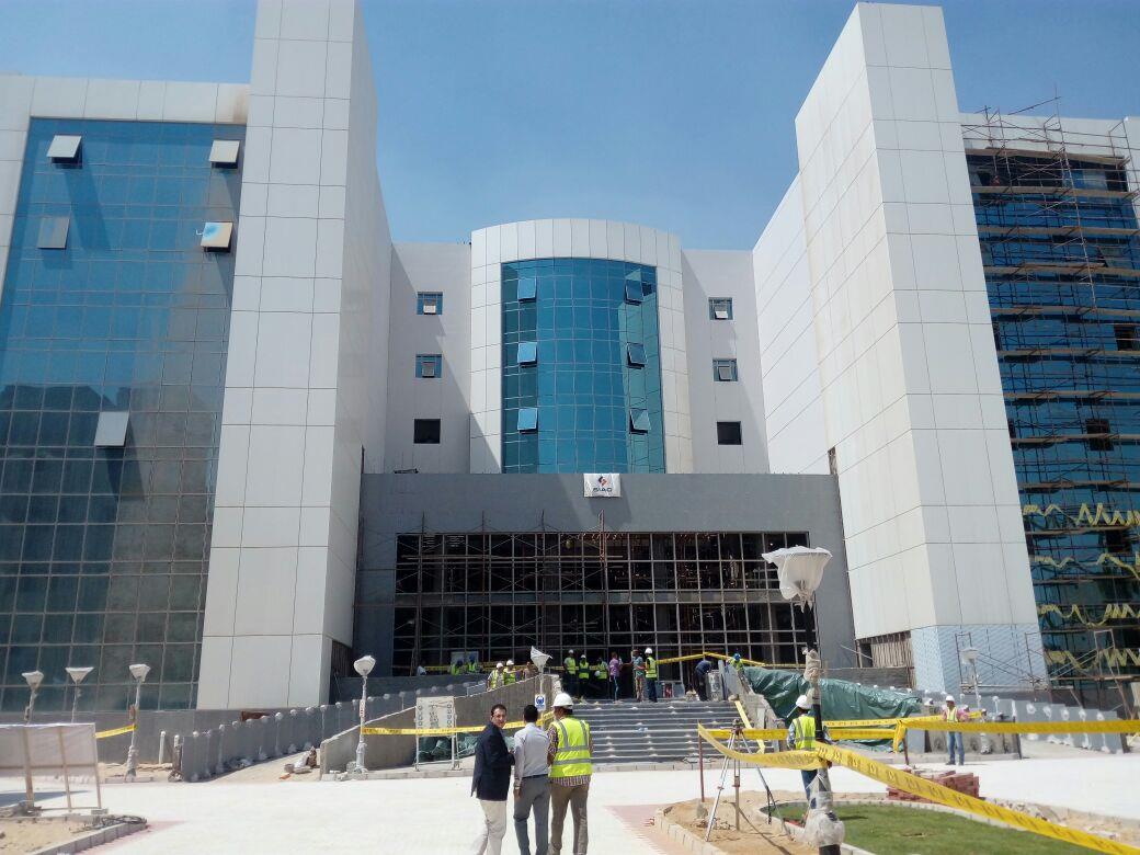 وزير الصحة يتفقد مستشفى 15 مايو المركزي (1)                                                                                                                                                             