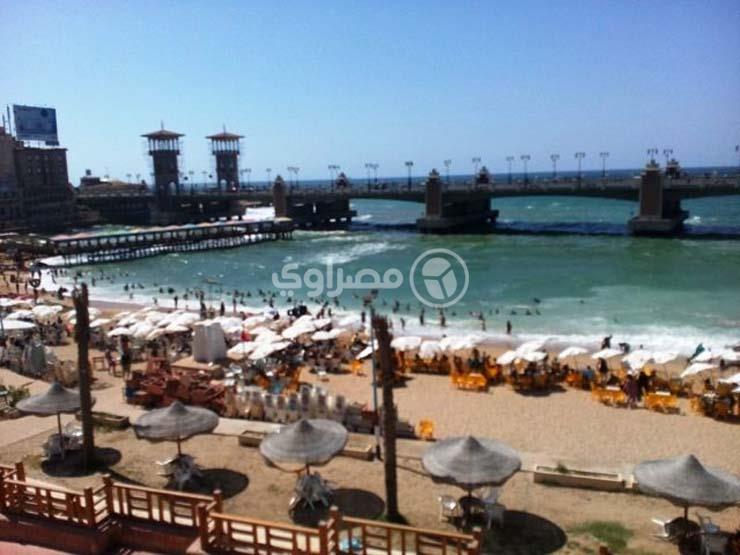 إقبال متوسط على شواطئ الإسكندرية (1)                                                                                                                                                                    