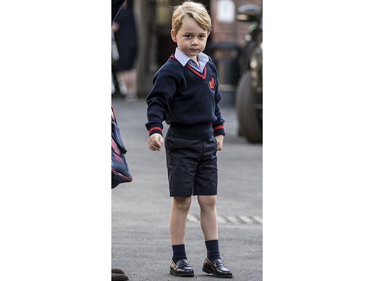 الأمير جورج يقضي يومه الأول في المدرسة (1)                                                                                                                                                              