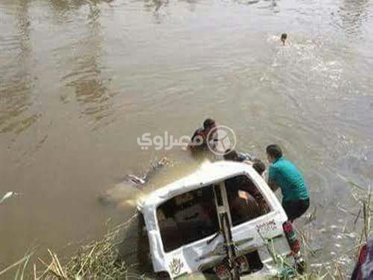 ميكروباص بـيمشي لوحده وراء غرق 3 طلاب بأسيوط (1)