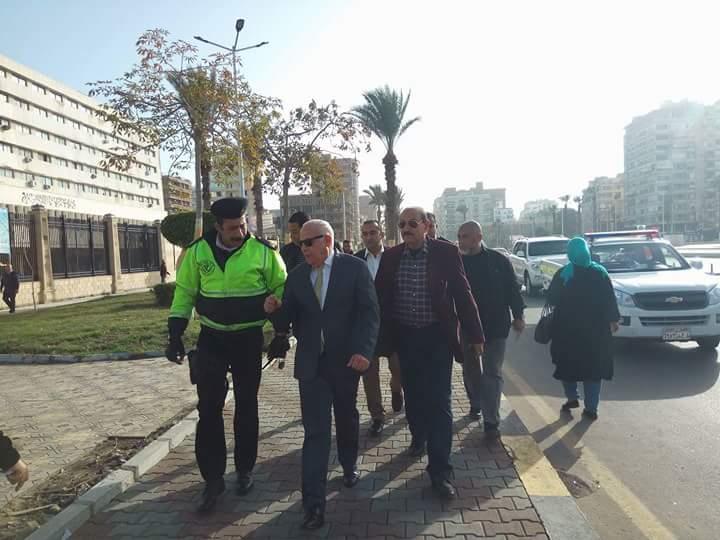 محافظ بورسعيد  يزور حديقة الشهداء (1)                                                                                                                                                                   