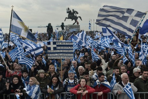 الآلاف يتظاهرون في اليونان بعد حادث قطار أودى بحياة 57 شخصا