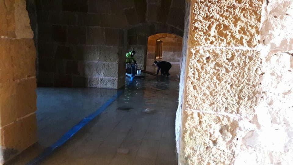 نزح المياه من سراديب قلعة قايتباي (1)                                                                                                                                                                   