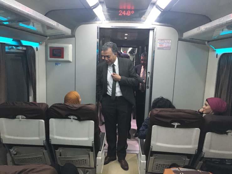 وزير النقل يستقل جرار الإسكندرية (1)                                                                                                                                                                    