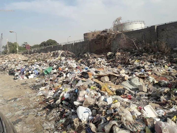 التنمية المحلية تستجيب لشكاوى تراكم القمامة بشارع جسر السويس (1)                                                                                                                                        
