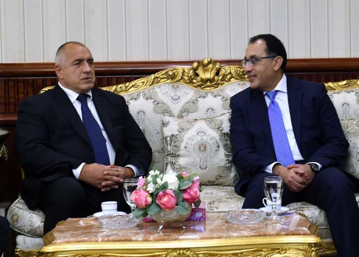 رئيس الوزراء يستقبل نظيره البلغاري بمطار القاهرة (1)