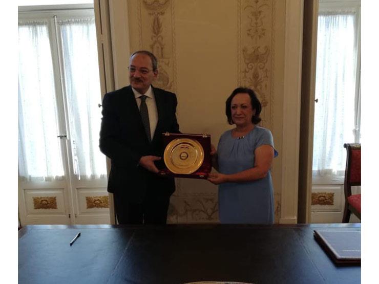 النائب العام المصري مع نظيرته البرتغالية جوانا ماركیز فیدل                                                                                                                                              