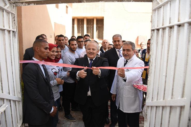 رئيس جامعة القاهرة يفتتح توسعات كلية الطب البيطري (1)                                                                                                                                                   