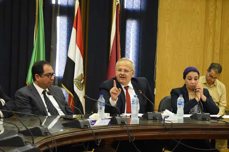 رئيس جامعة القاهرة يشكل لجنة للإشراف على تطوير أبو الريش للأطفال (1)                                                                                                                                    