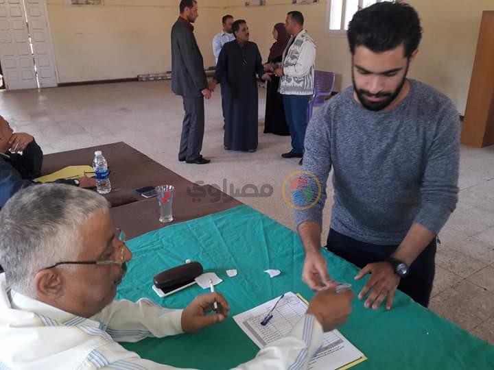 شقيق صلاح يدلي بصوته في انتخابات مركز شباب نجريج                                                                                                                                                        
