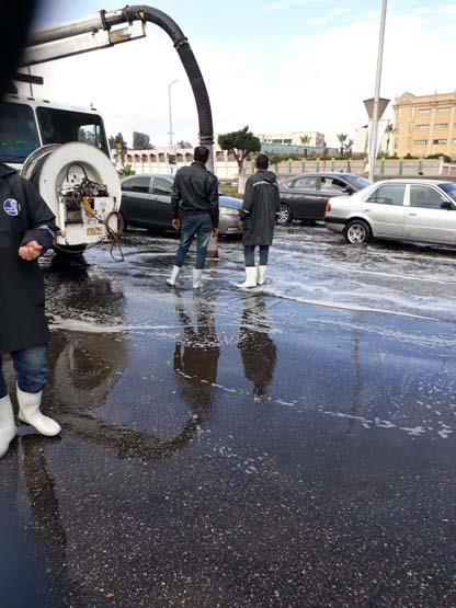 عربات لشفط مياه الأمطار من الشوارع (1)                                                                                                                                                                  