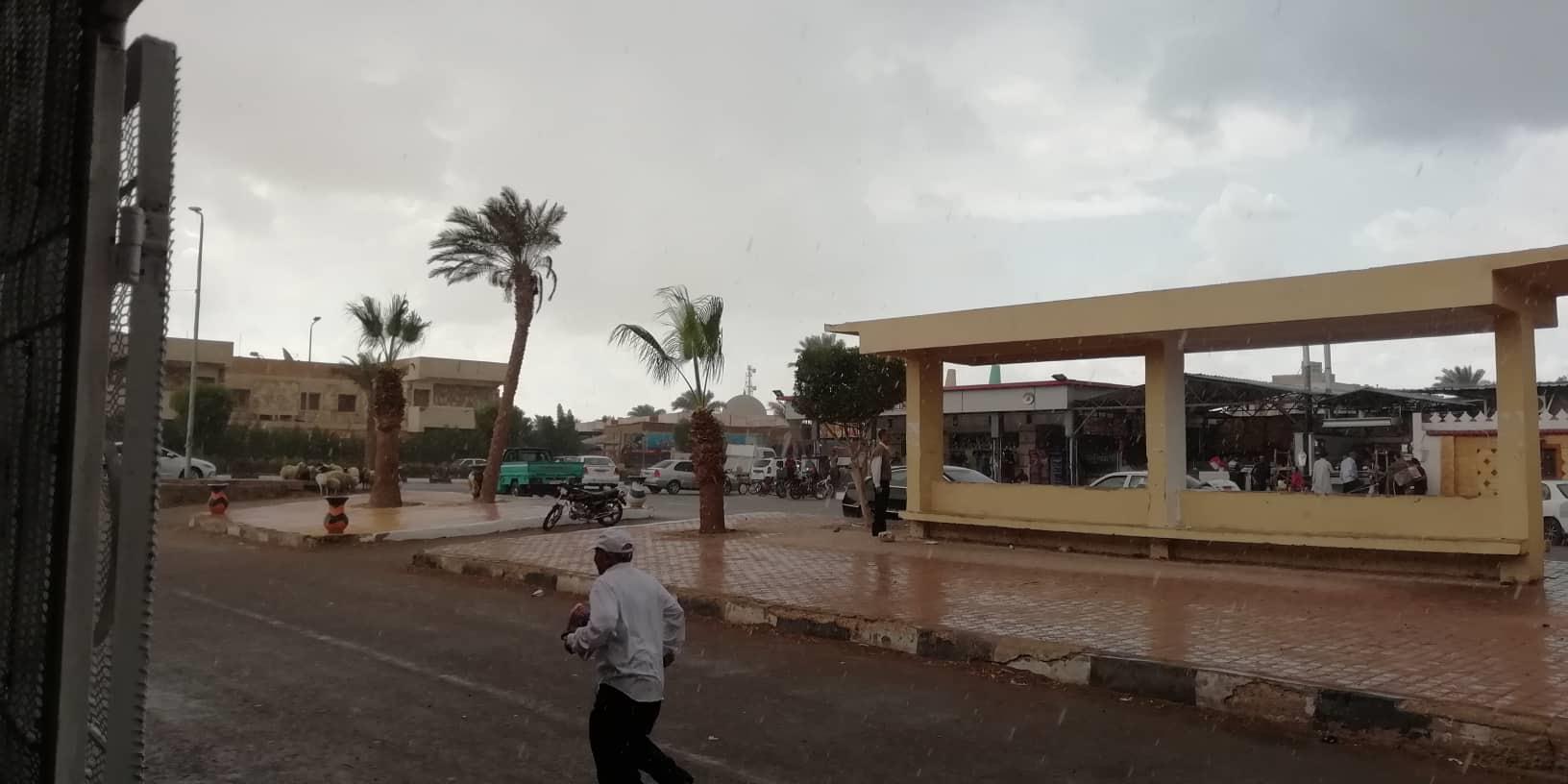 سقوط الأمطار بمدينة الطور  (1)                                                                                                                                                                          