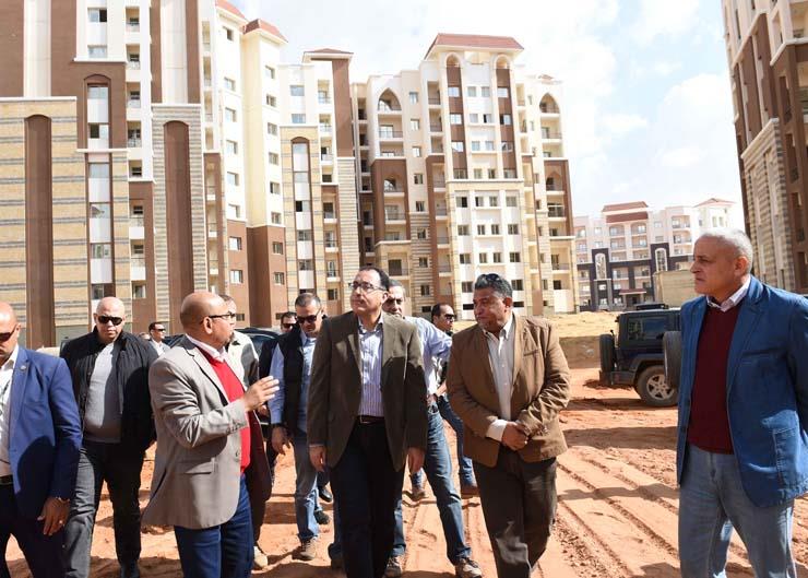 الدكتور مصطفى مدبولي يتفقد المشروعات السكنية والخدمية بمدينة بدر (1)                                                                                                                                    