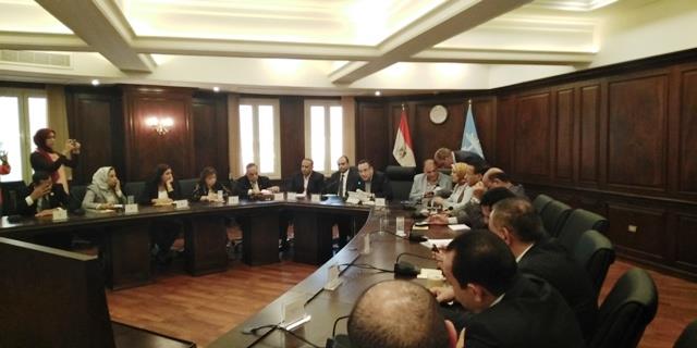 اجتماع محافظ الإسكندرية بالنواب والقيادات التنفيذية عن مبادرة 100 مليون صحة (1)