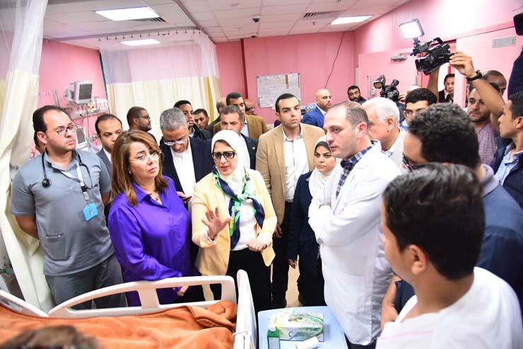 زيارة وزيرة الصحة و وزيرة التضامن لمصابي حادث المنيا (2)                                                                                                                                                