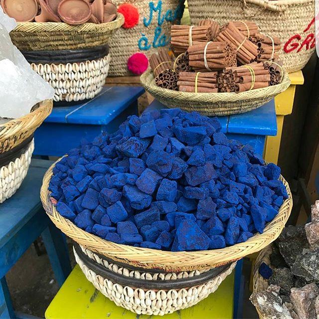 النيلة الزرقاء تباع في أسواق المغرب