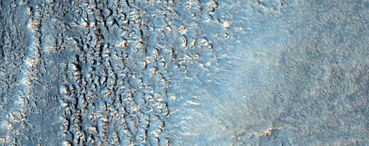 الأزرق يظهر للمرة الأولى على سطح المريخ.. الصورة من موقع جامعة أريزونا 4