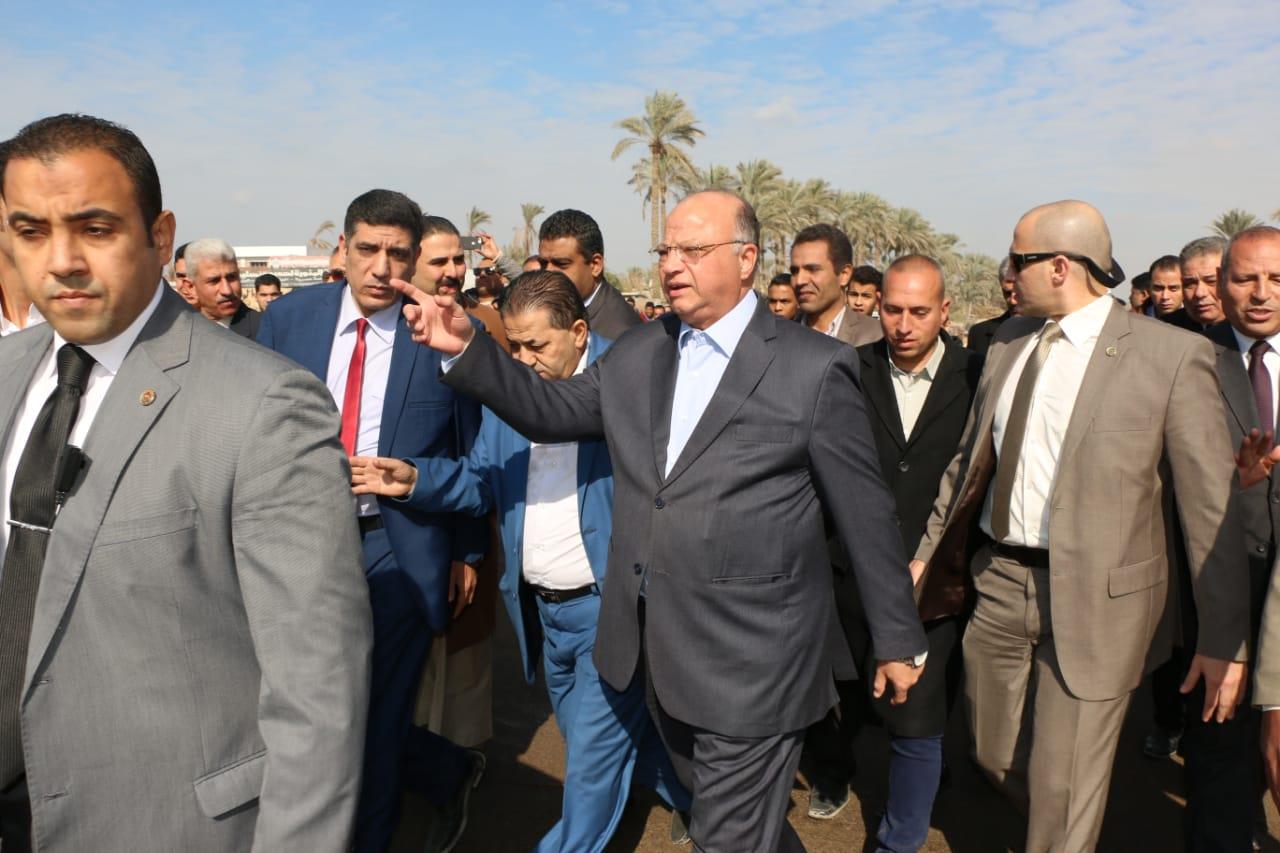 محافظ القاهرة يتفقد مبادرة حنجملها                                                                                                                                                                      