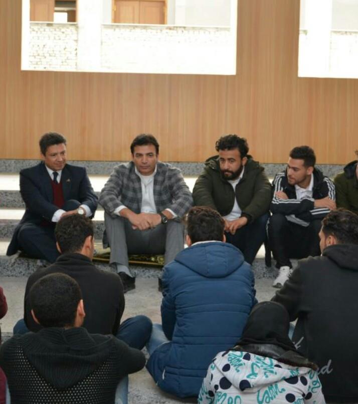 رئيس جامعة دمياط يجتمع باتحاد الطلاب والأسر الطلابية في المنشآت الجديدة (3)
