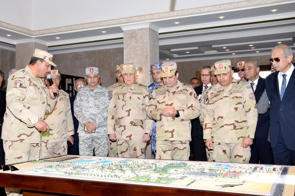 السيسي يزور قيادة الجيش شرق قناة السويس (1)                                                                                                                                                             