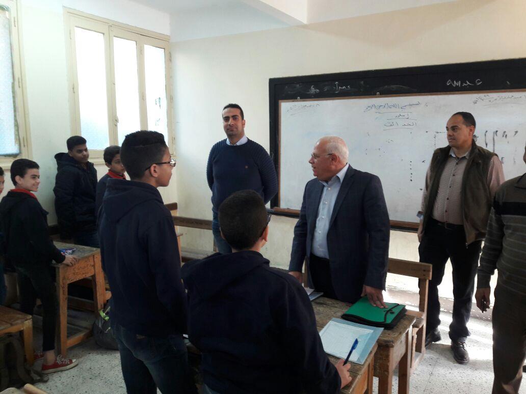  محافظ بورسعيد يزور عدد من المدارس (1)                                                                                                                                                                  