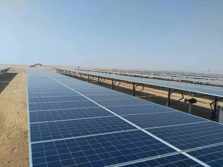 افتتاح محطة لإنتاج الكهرباء بالطاقة الشمسية (1)                                                                                                                                                         