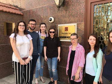 طلاب روسيا بجامعة أسيوط يصوتون في الانتخابات الرئاسية بسفارتهم (1)                                                                                                                                      