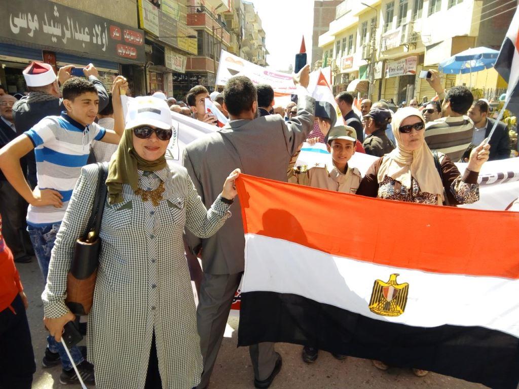 مسيرة لتأييد الرئيس السيسي في الإسماعيلية (1)                                                                                                                                                           