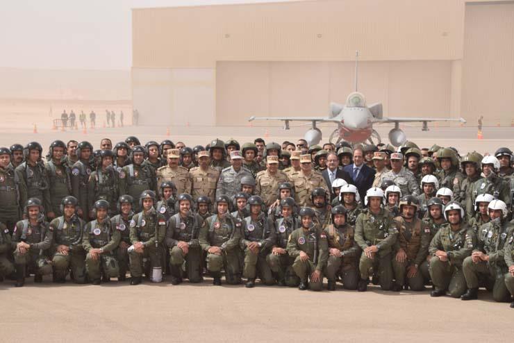 زيارة الرئيس السيسي لمقاتلي سيناء (1)                                                                                                                                                                   