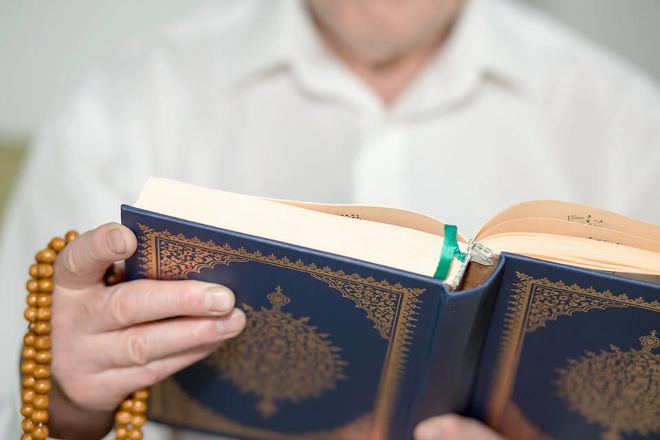 هل يوجد وقت مفضل لقراءة سورة البقرة فيه أم طوال اليوم؟.. أمين الفتوى يجيب هل يوجد وقت مفضل لقراءة سورة البقرة فيه أم طوال اليوم؟.. أمين الفتوى يجيب