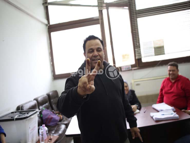 محمد فؤاد يدلي بصوته في الانتخابات  (1)                                                                                                                                                                 