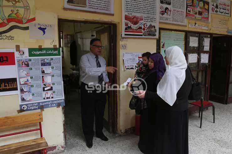 انتظام عملية التصويت بلجان المعادي في ثالث أيام الانتخابات (1)                                                                                                                                          