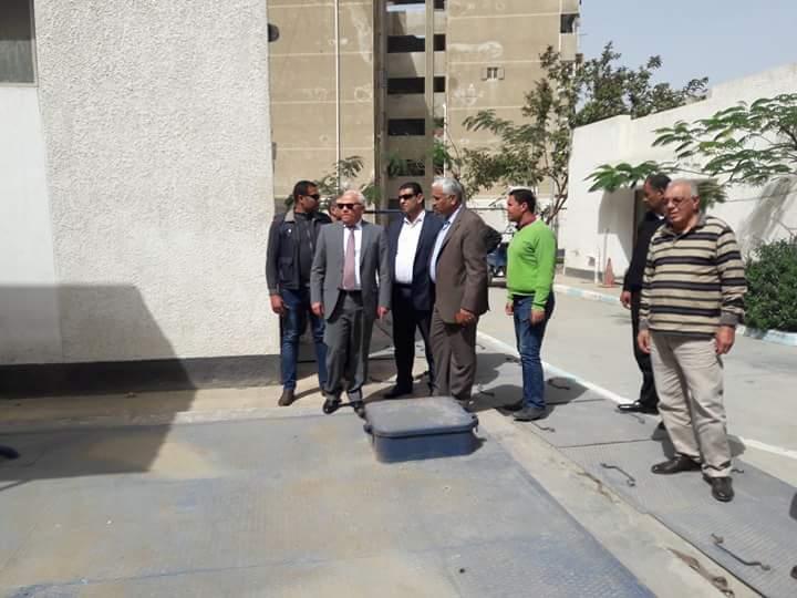محافظ بورسعيد يحيل مسئولي الصرف الصحي للتحقيق (1)                                                                                                                                                       