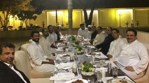 عشاء القادة العرب                                                                                                                                                                                       