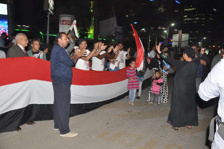 مواطنو الجيزة يحتفلون بفوز الرئيس السيسي (1)                                                                                                                                                            