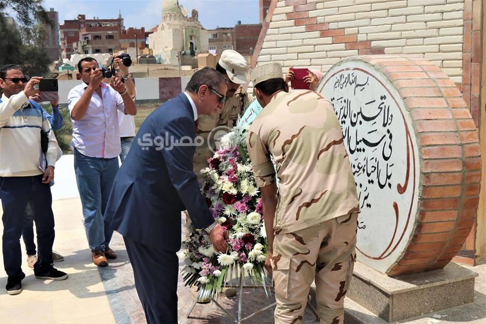 محافظ كفرالشيخ يضع إكليل زهور على قبر الجندي المجهول (1)                                                                                                                                                