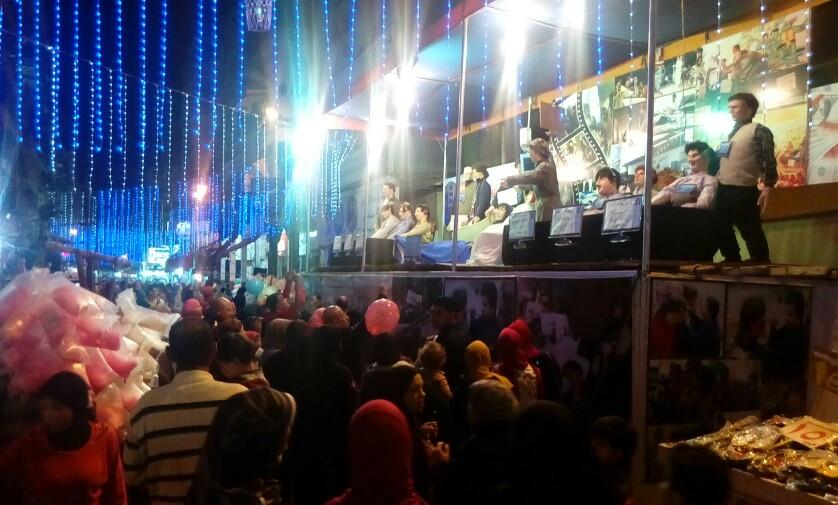  المئات في بورسعيد يحتفلون بليلة شم النسيم (1)                                                                                                                                                          